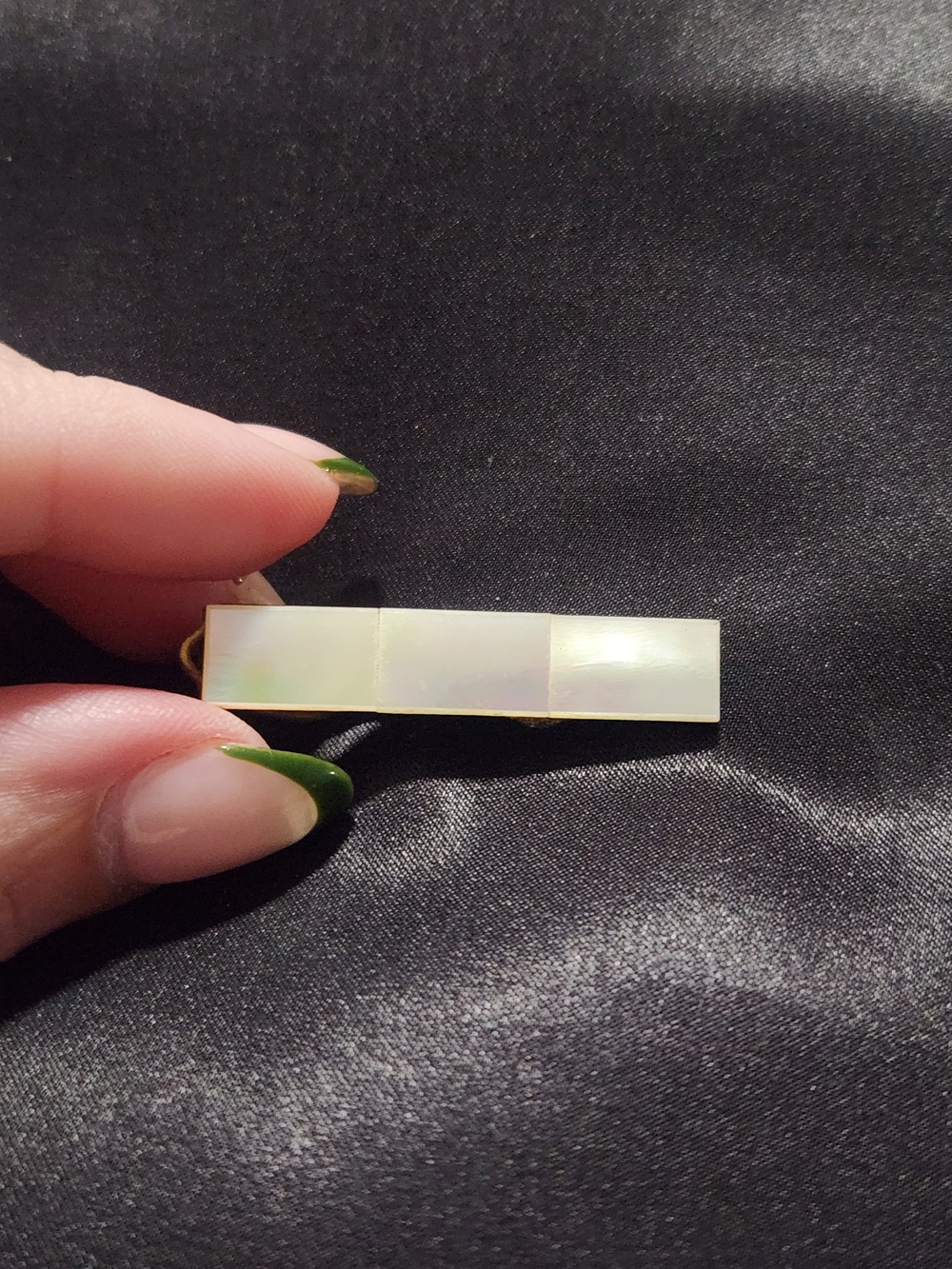 Vintage Mother of Pearl Inlay Tie Bar Clip Gold Tone Classic Men’s Accessory
